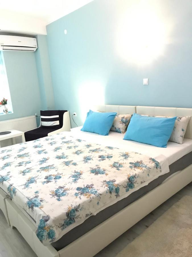 White Rose Guest Rooms Burgas Bagian luar foto