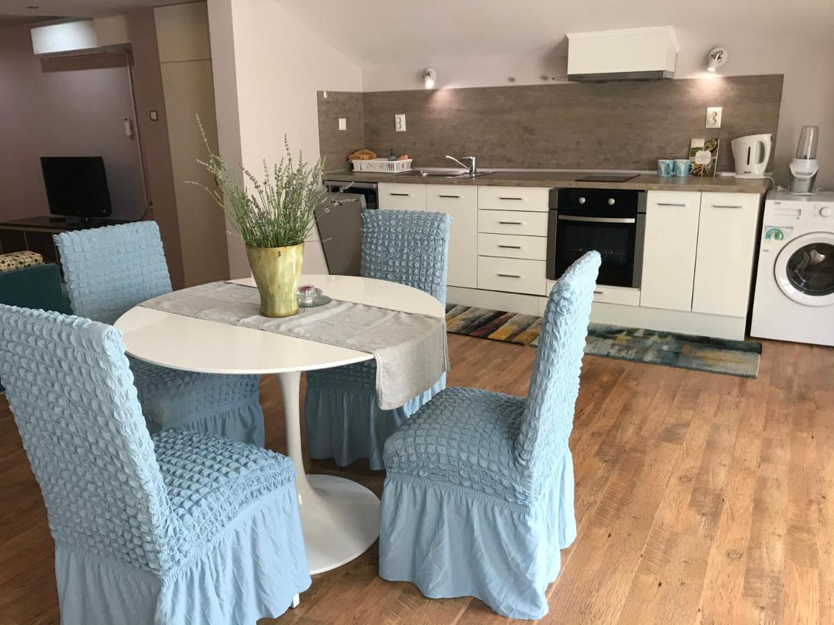White Rose Guest Rooms Burgas Bagian luar foto