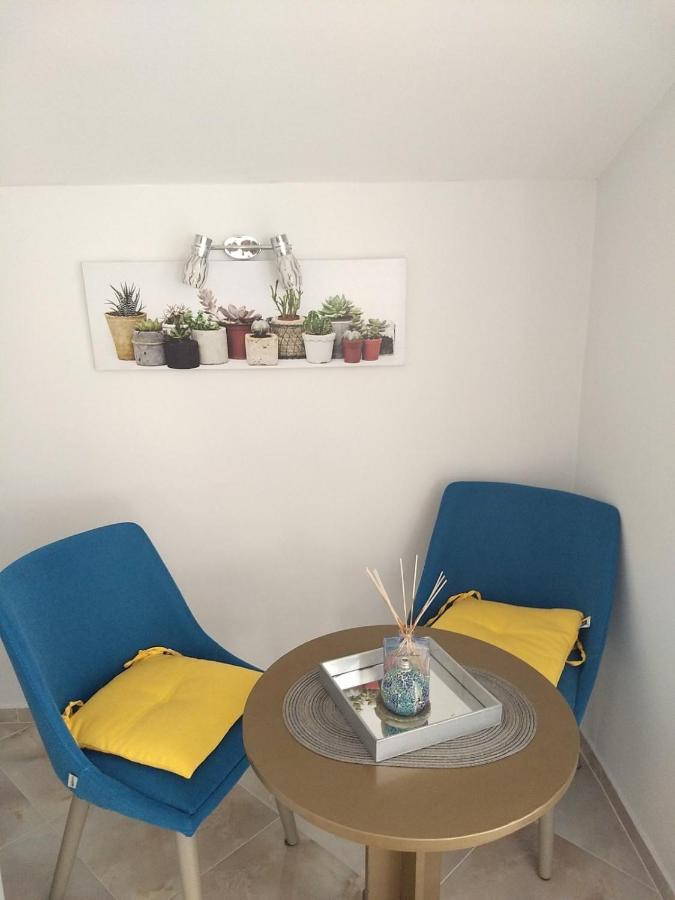 White Rose Guest Rooms Burgas Bagian luar foto