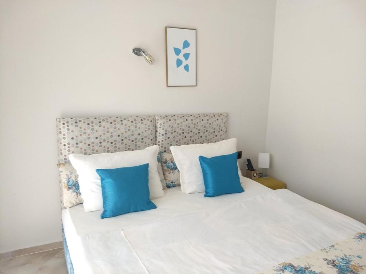 White Rose Guest Rooms Burgas Bagian luar foto