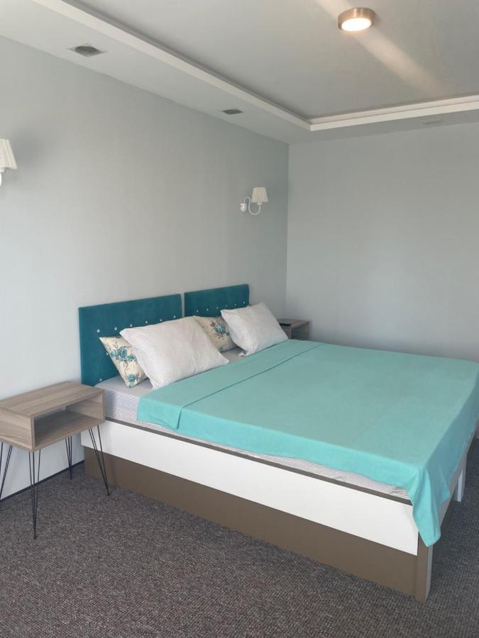 White Rose Guest Rooms Burgas Bagian luar foto