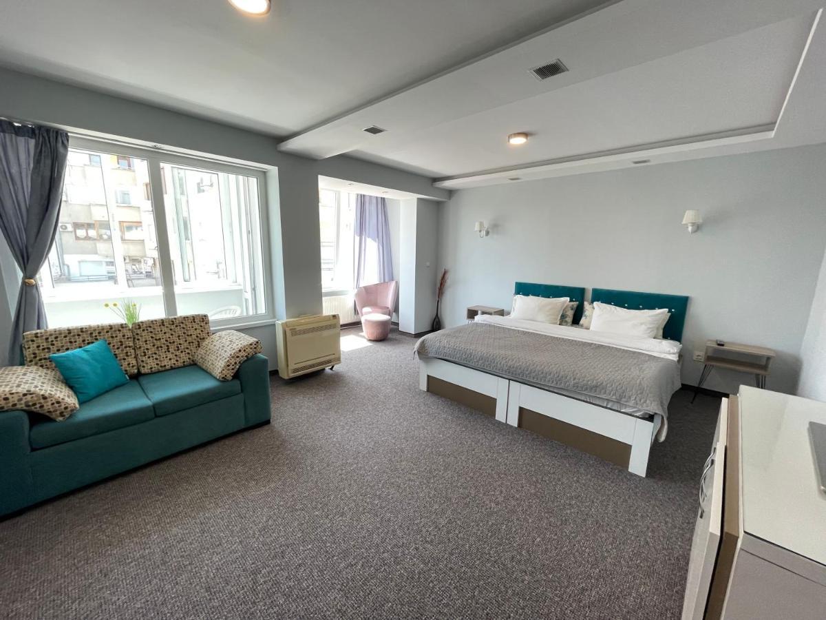 White Rose Guest Rooms Burgas Bagian luar foto
