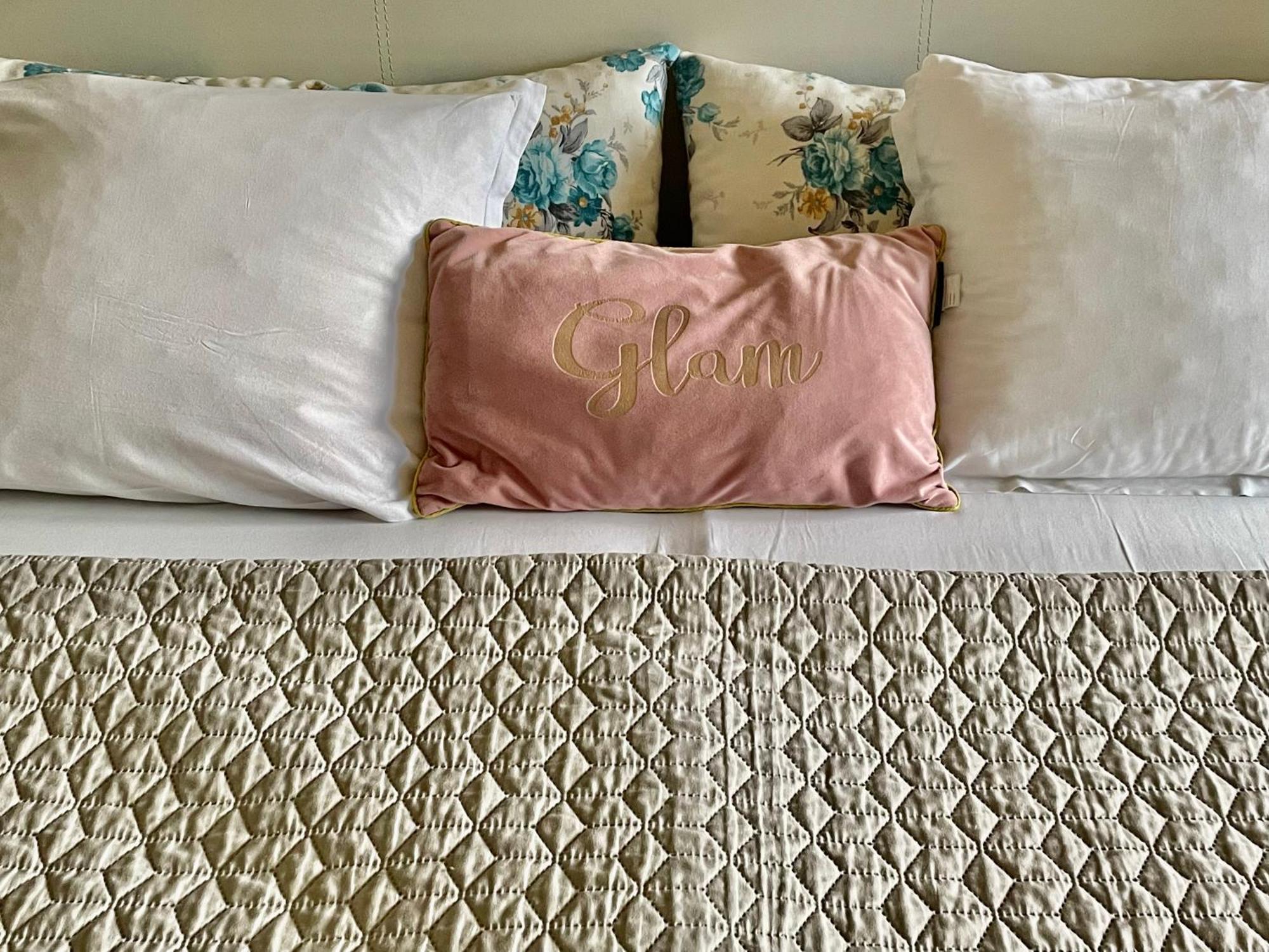 White Rose Guest Rooms Burgas Bagian luar foto