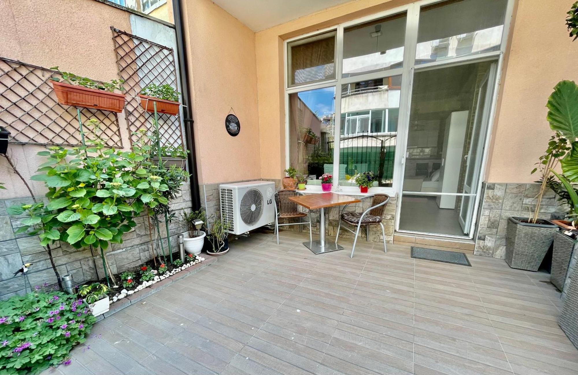 White Rose Guest Rooms Burgas Bagian luar foto