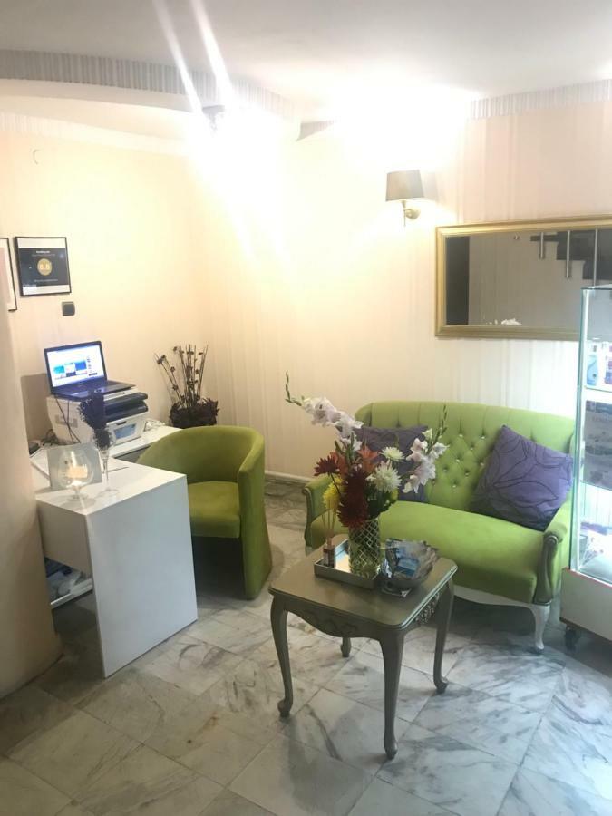 White Rose Guest Rooms Burgas Bagian luar foto