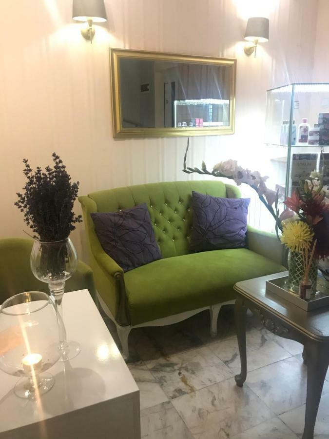 White Rose Guest Rooms Burgas Bagian luar foto